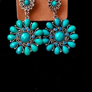 Fashion Dangling Earring 🥰